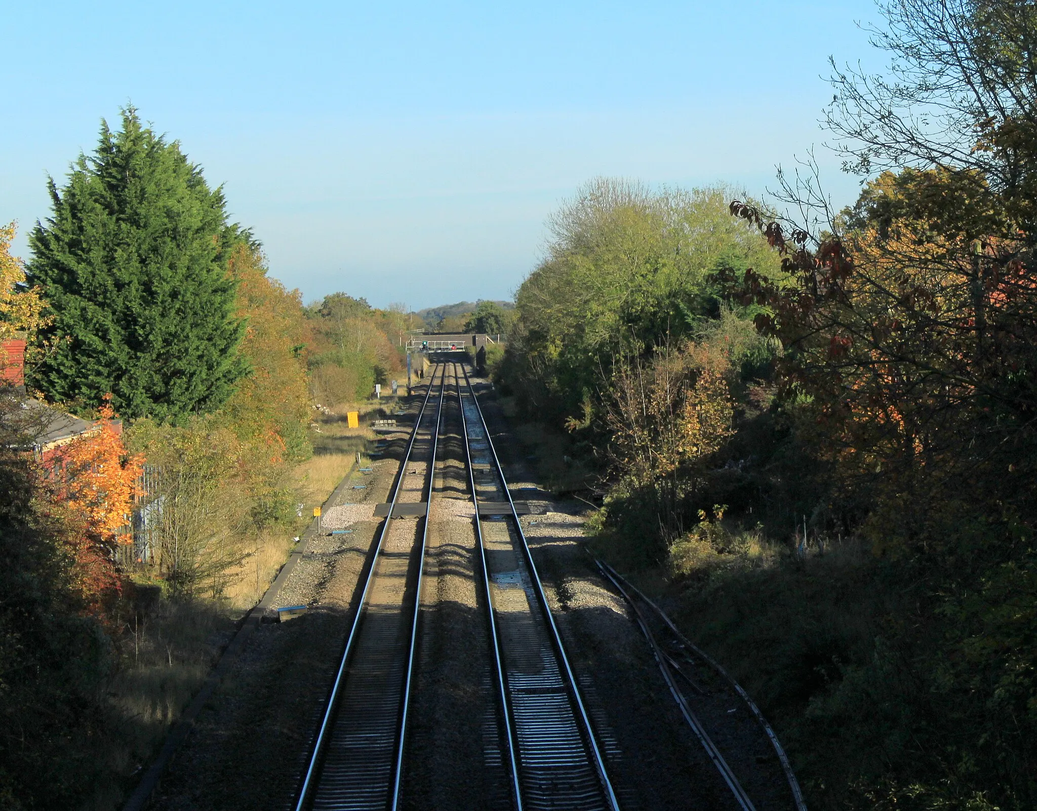 Photo showing: 2011 : Main railway line between Paddington and South Wales