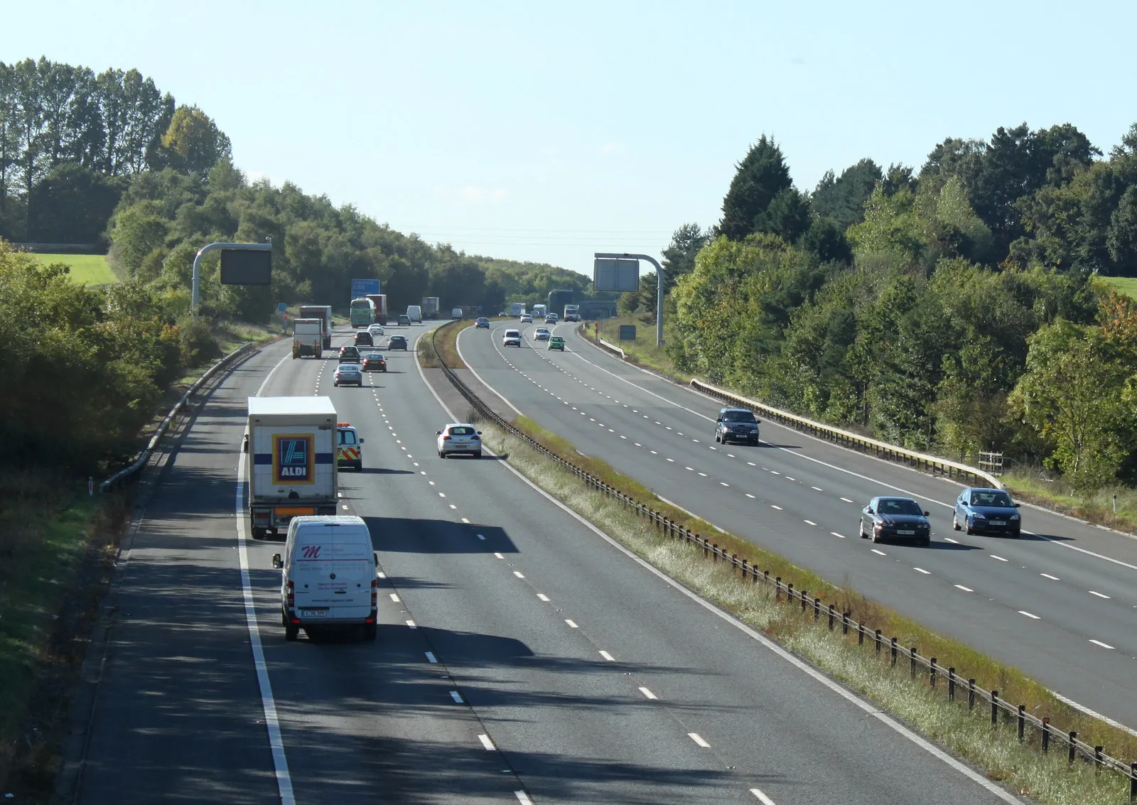 Photo showing: 2010 : M4 motorway looking west toward Junction 17