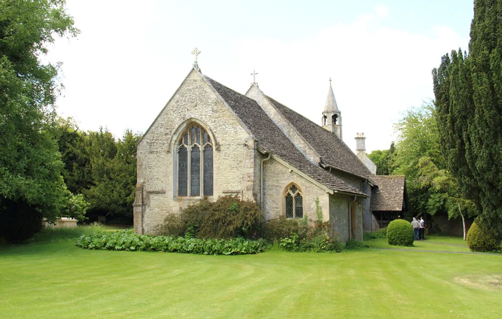Photo showing: St Swithin's parish church, Quenington, Gloucestershire, seen from the northeast