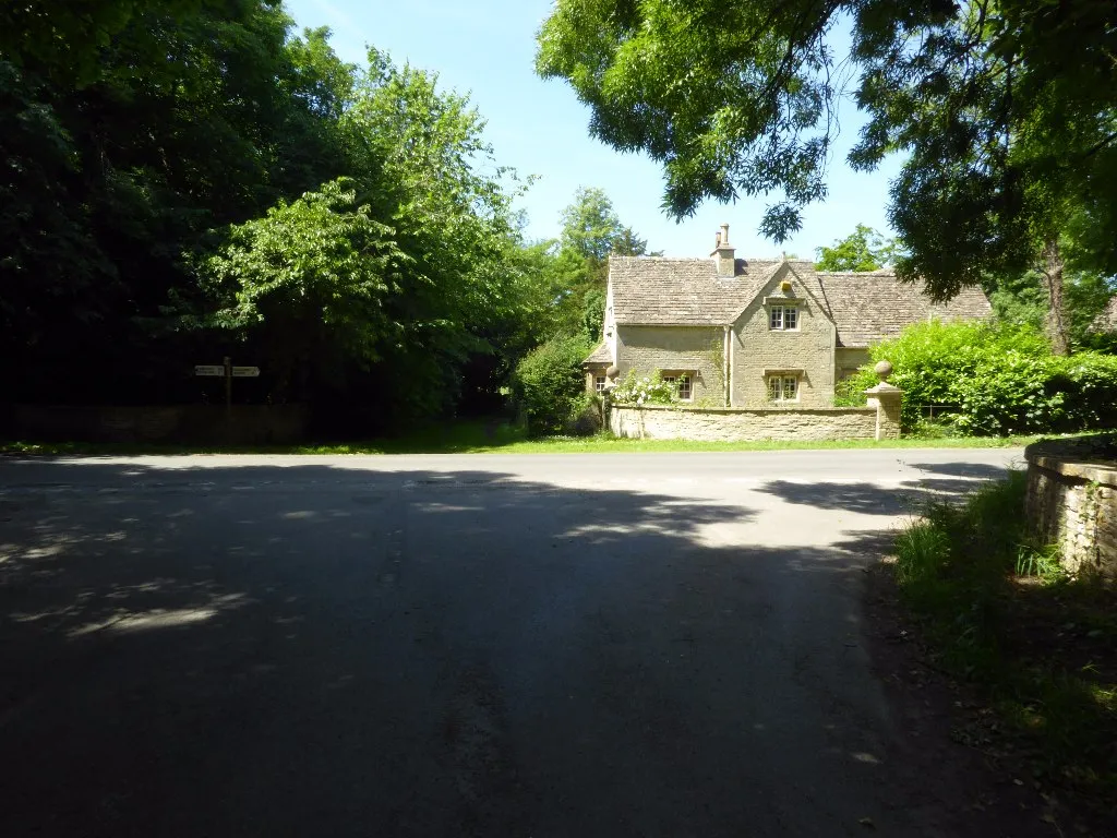 Photo showing: Cotswold stone cottage