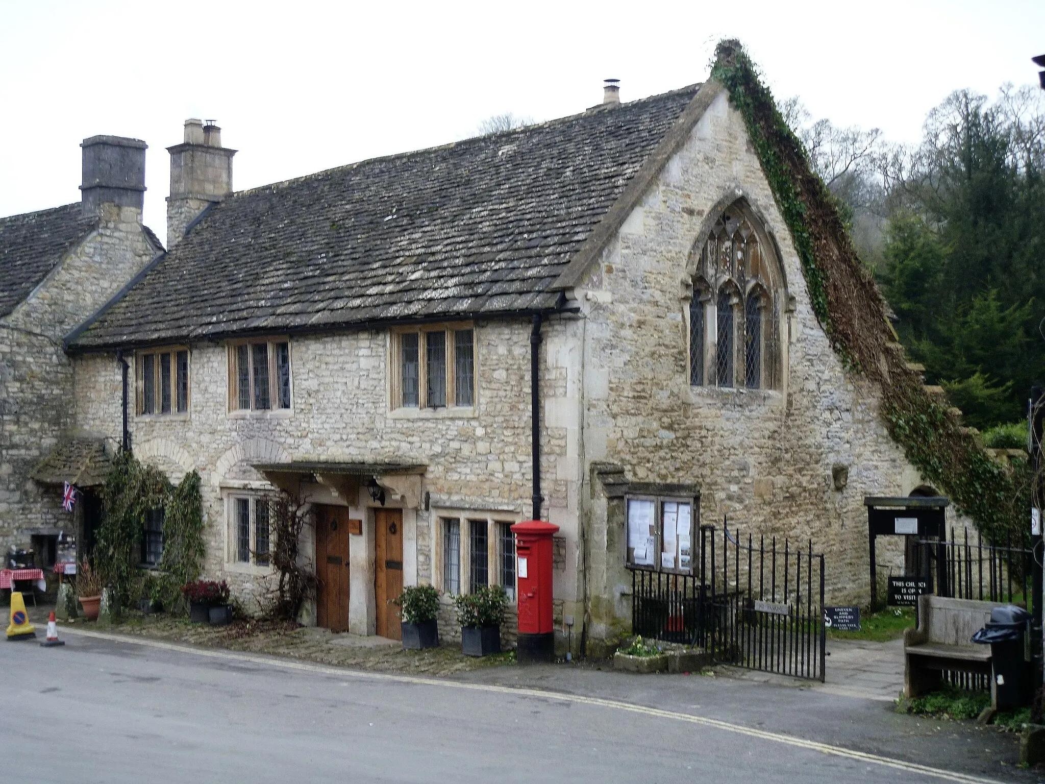 Photo showing: Castle Combe [13] - The Gates