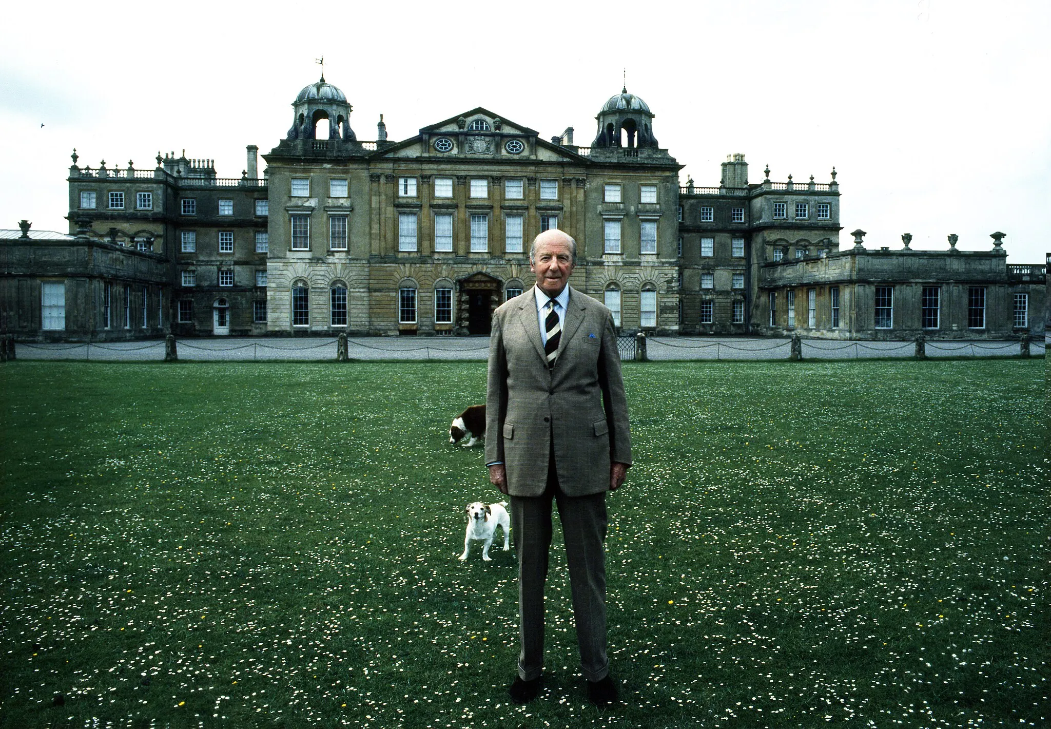 Photo showing: 10th Duke of Beaufort outside Badminton Hall, his family seat Wiltshire