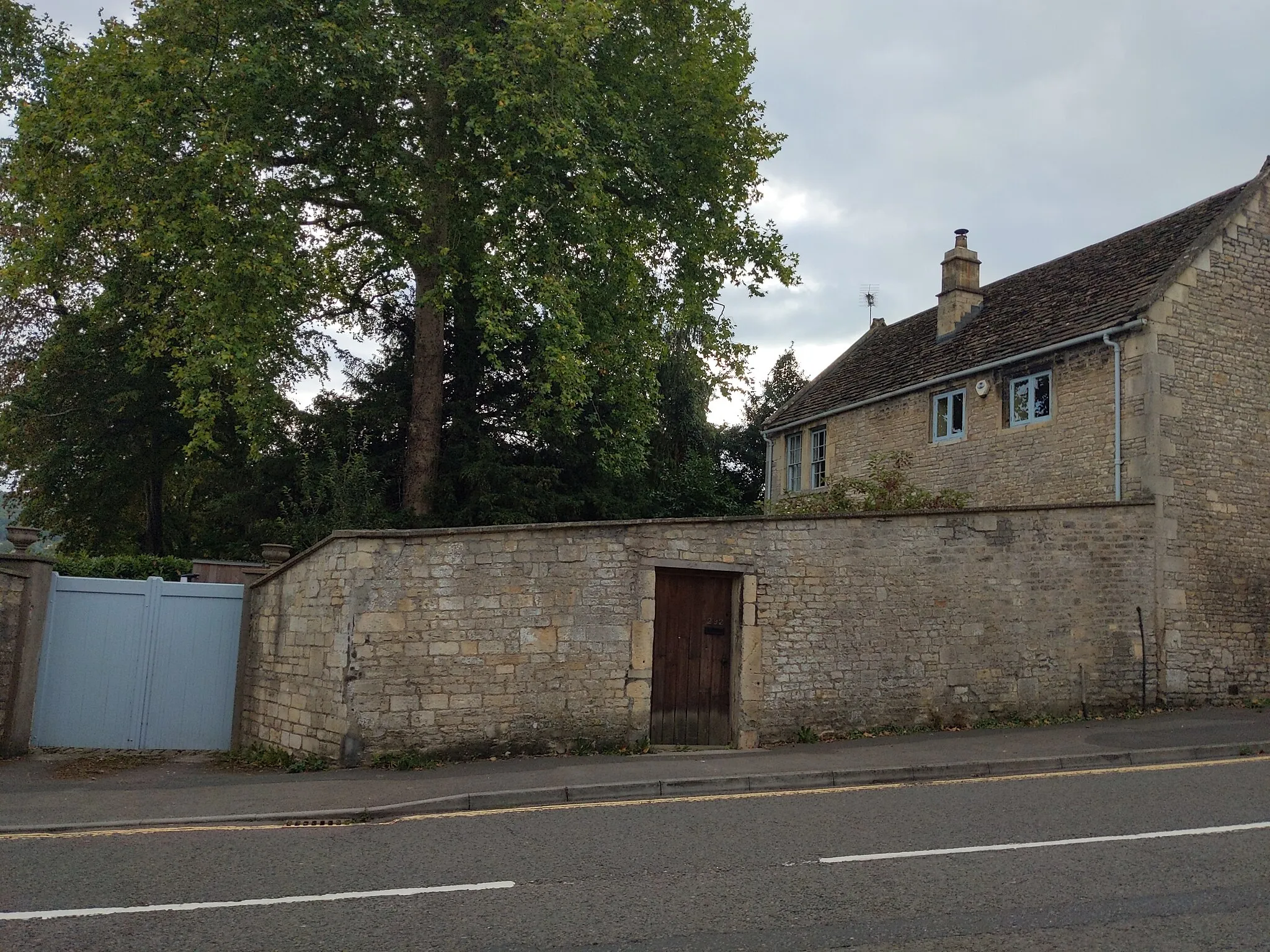 Photo showing: 292, High Street (building in Batheaston, Bath and North East Somerset, Somerset, UK)