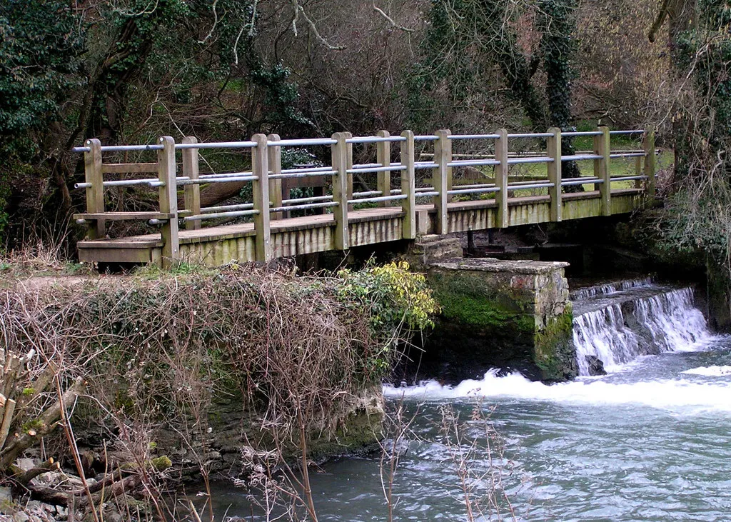 Photo showing: Bridge and Sluice over the By Brook This is on the footpath close to Ford