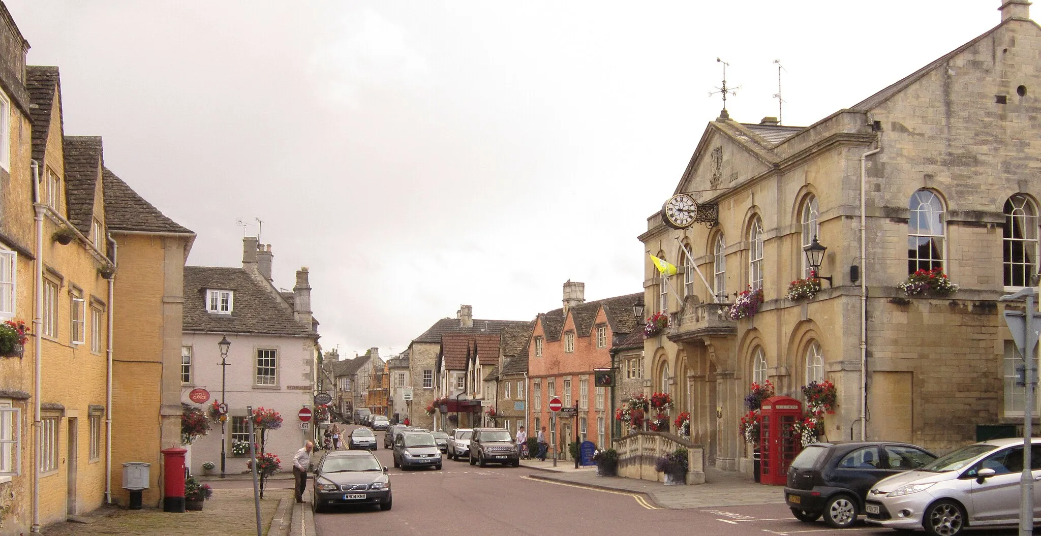 Photo showing: Corsham High street, town hall and post office