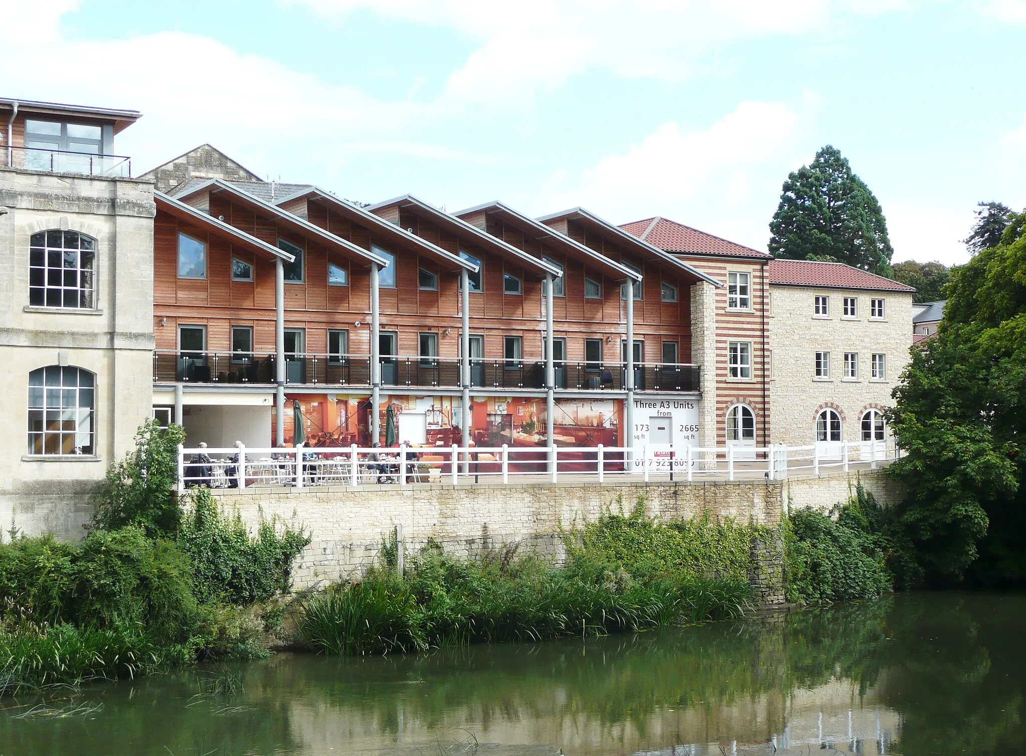 Photo showing: Apartments in Kingston Mills