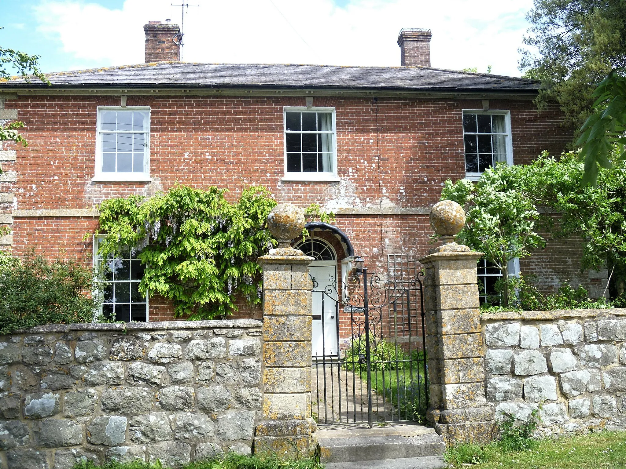Photo showing: Stanton St Bernard houses [10]