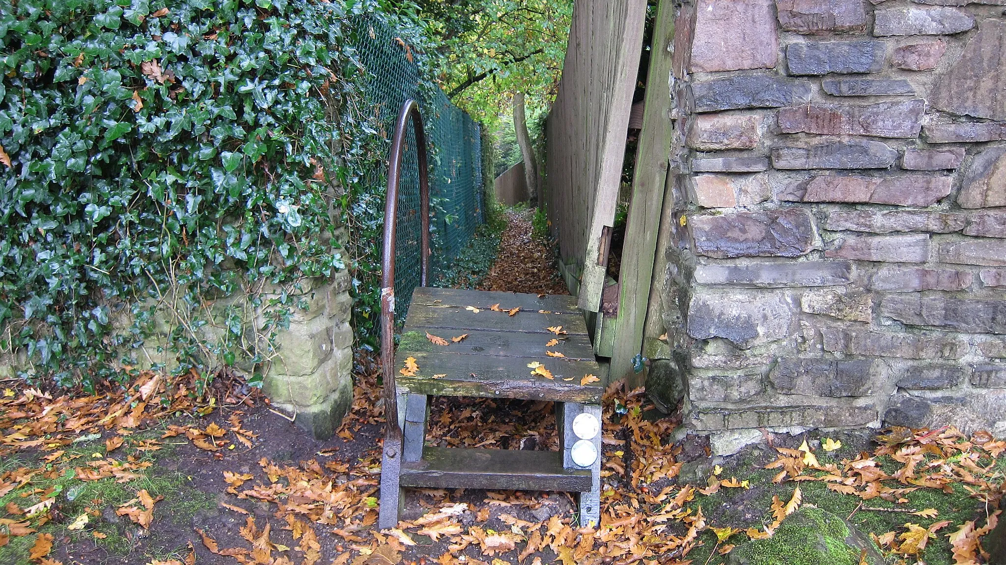 Photo showing: A small stile easily missed