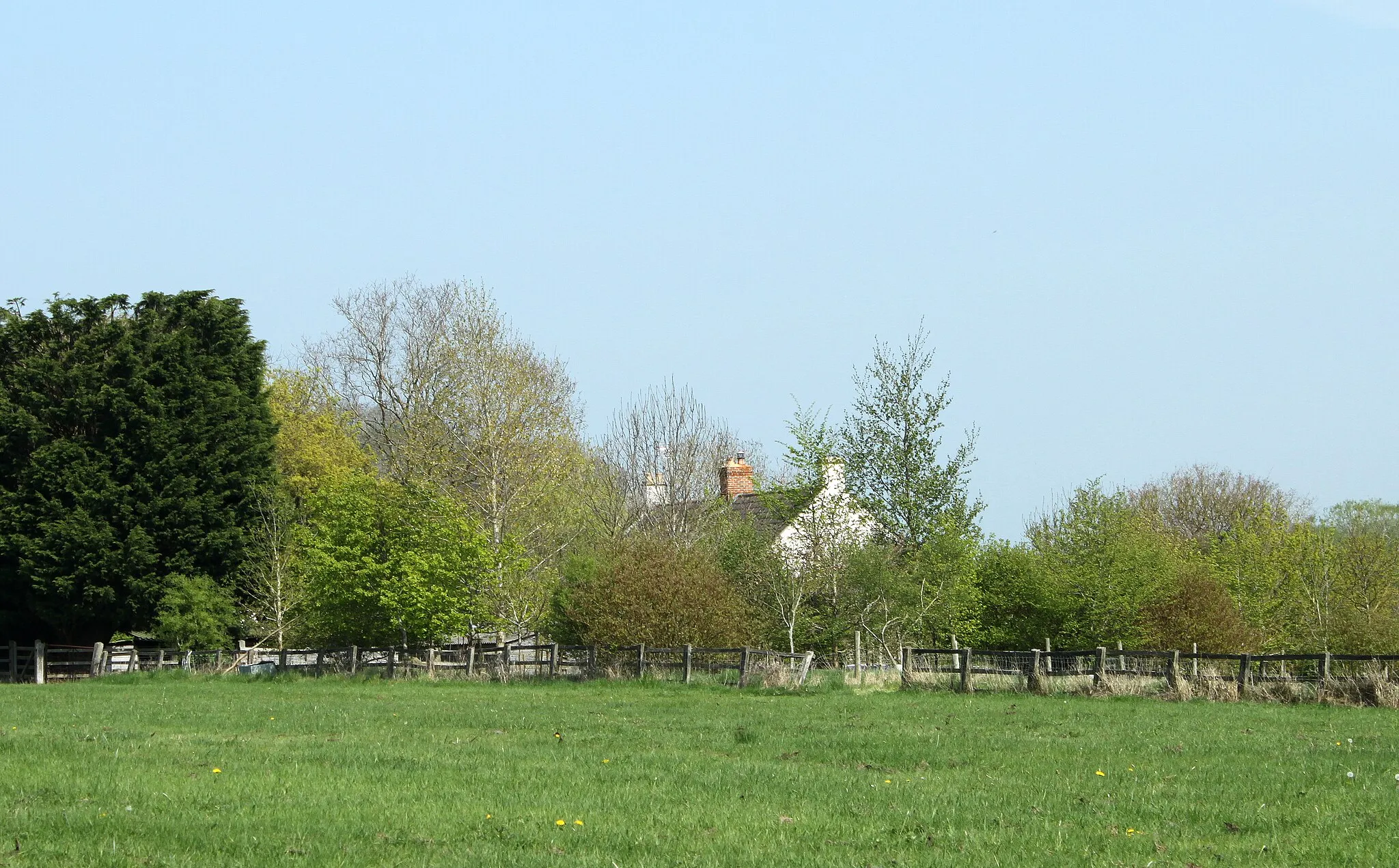 Photo showing: 2011 : Bremhill House cottages