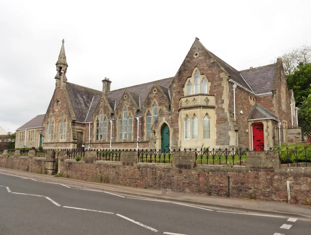 Photo showing: Primary School on Long Ashton Road