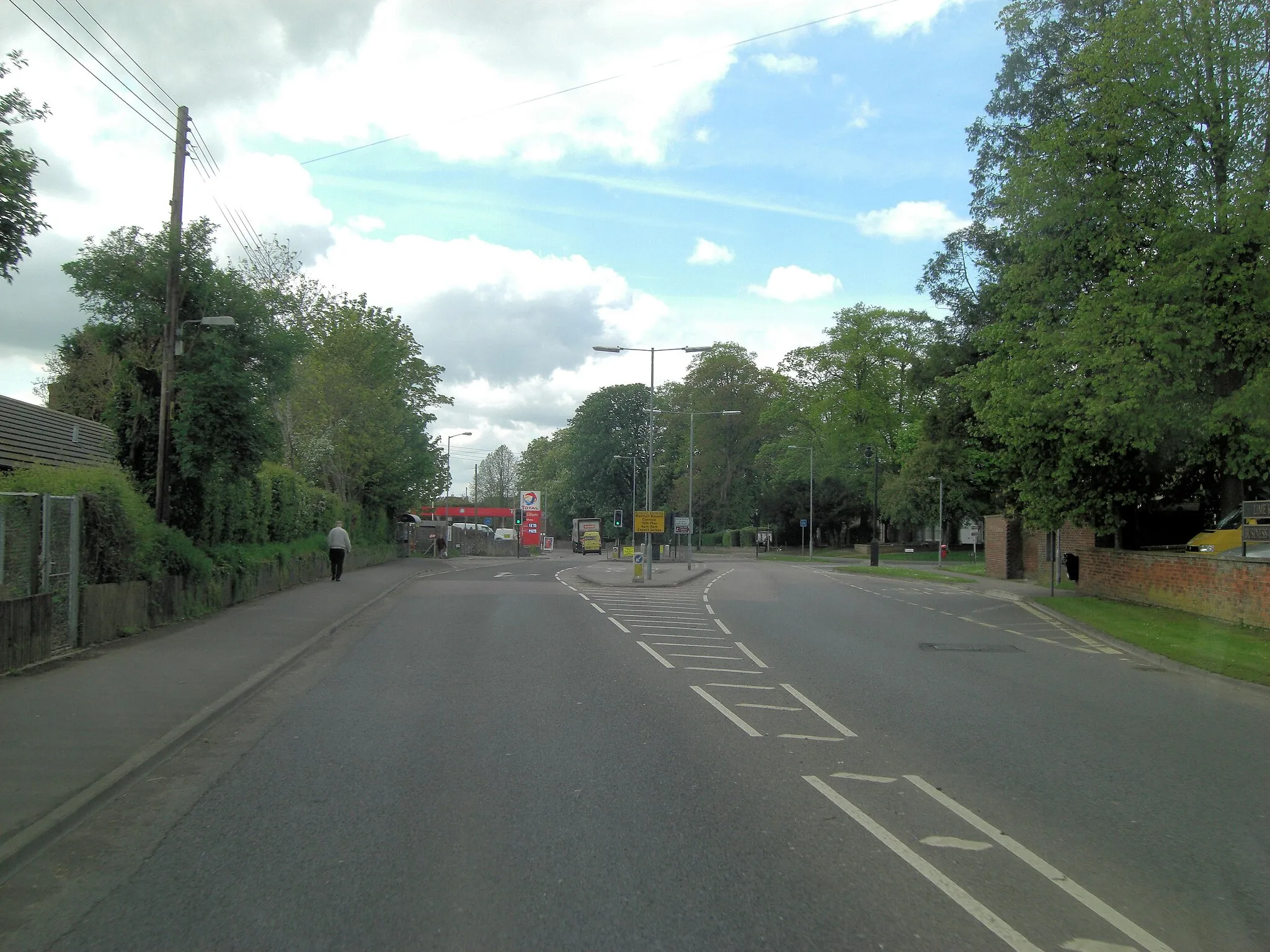 Photo showing: A3102 junction with Lime Kiln