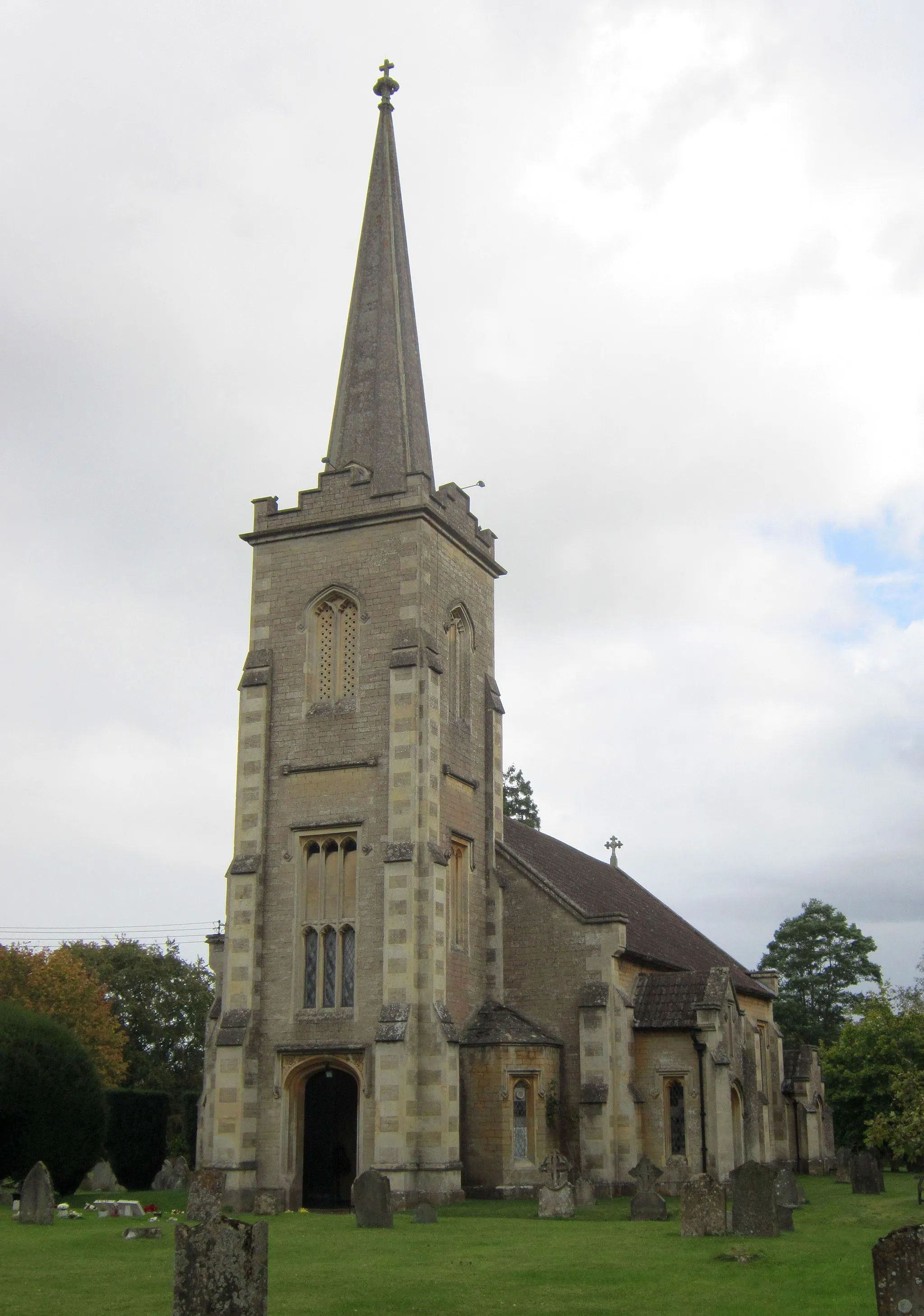 Photo showing: Christchurch, Derry Hill