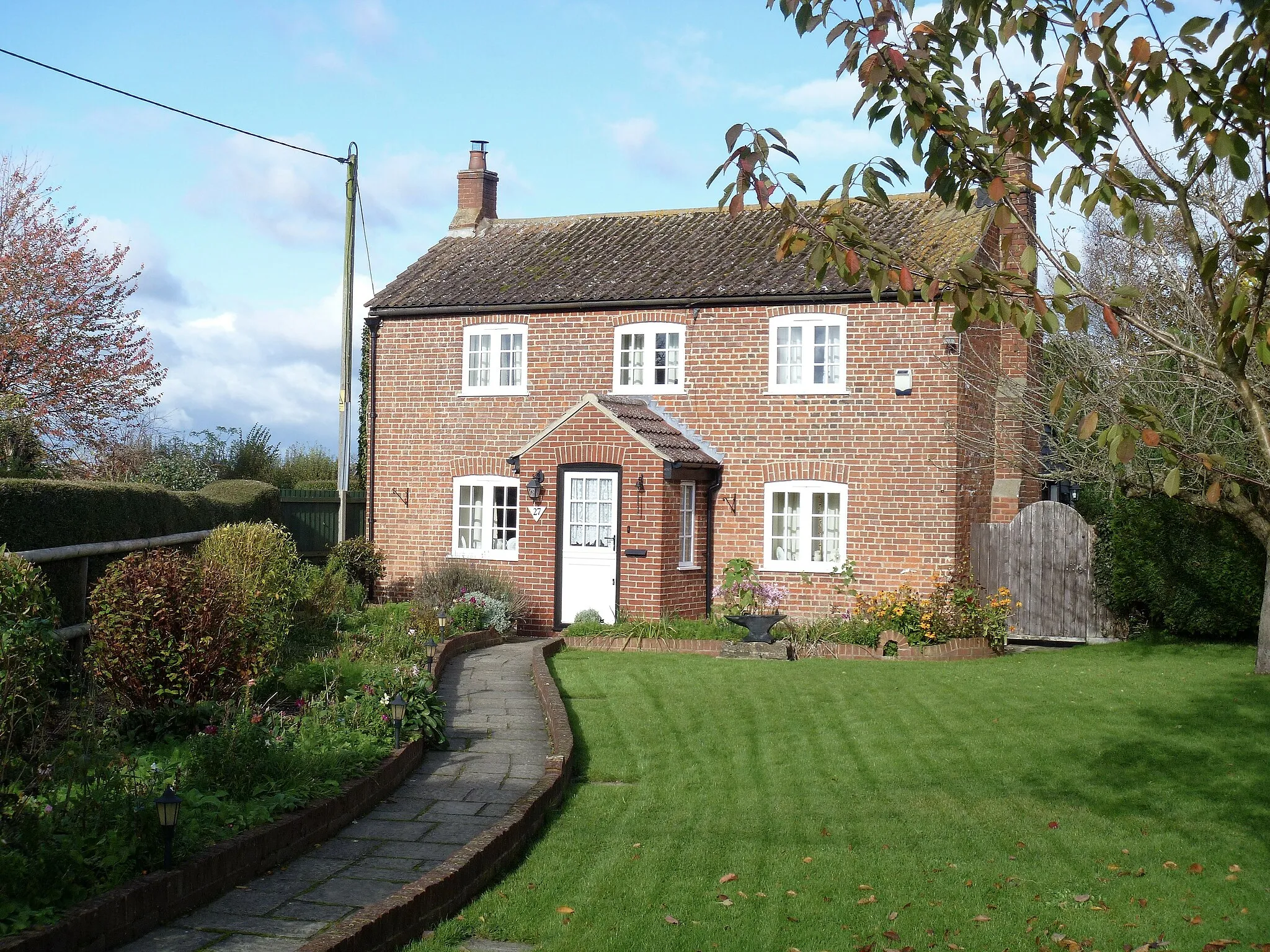 Photo showing: Bulkington houses [1]