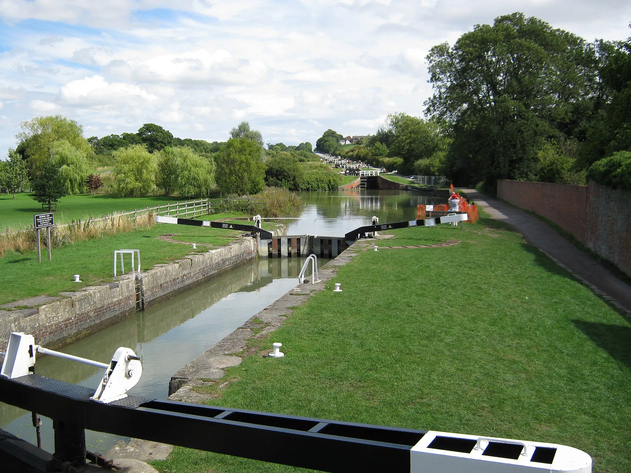 Photo showing: Caen Hill Flight of Locks.