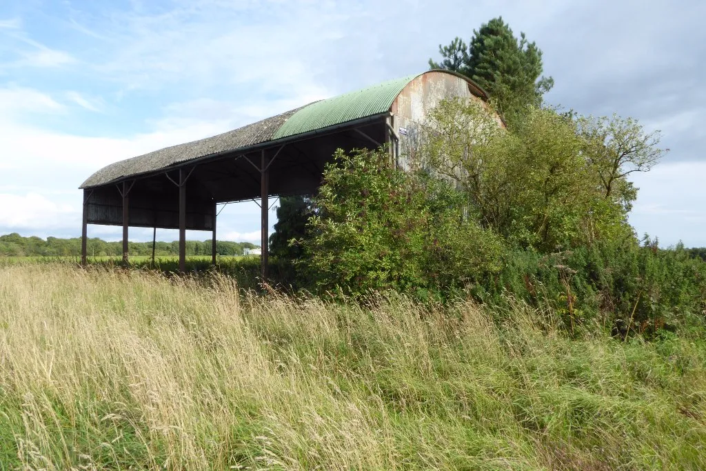 Photo showing: Dutch barn