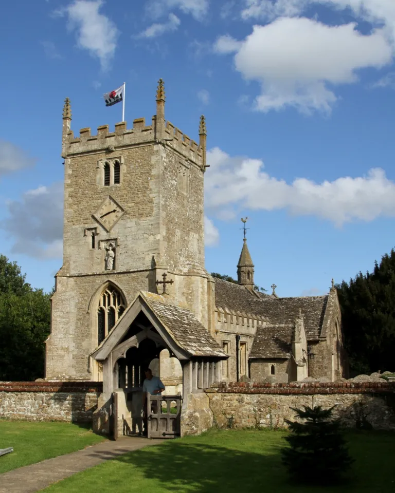 Photo showing: Church of England parish church of St Mary Magdalene, South Marston, Wiltshire: view from the southwest