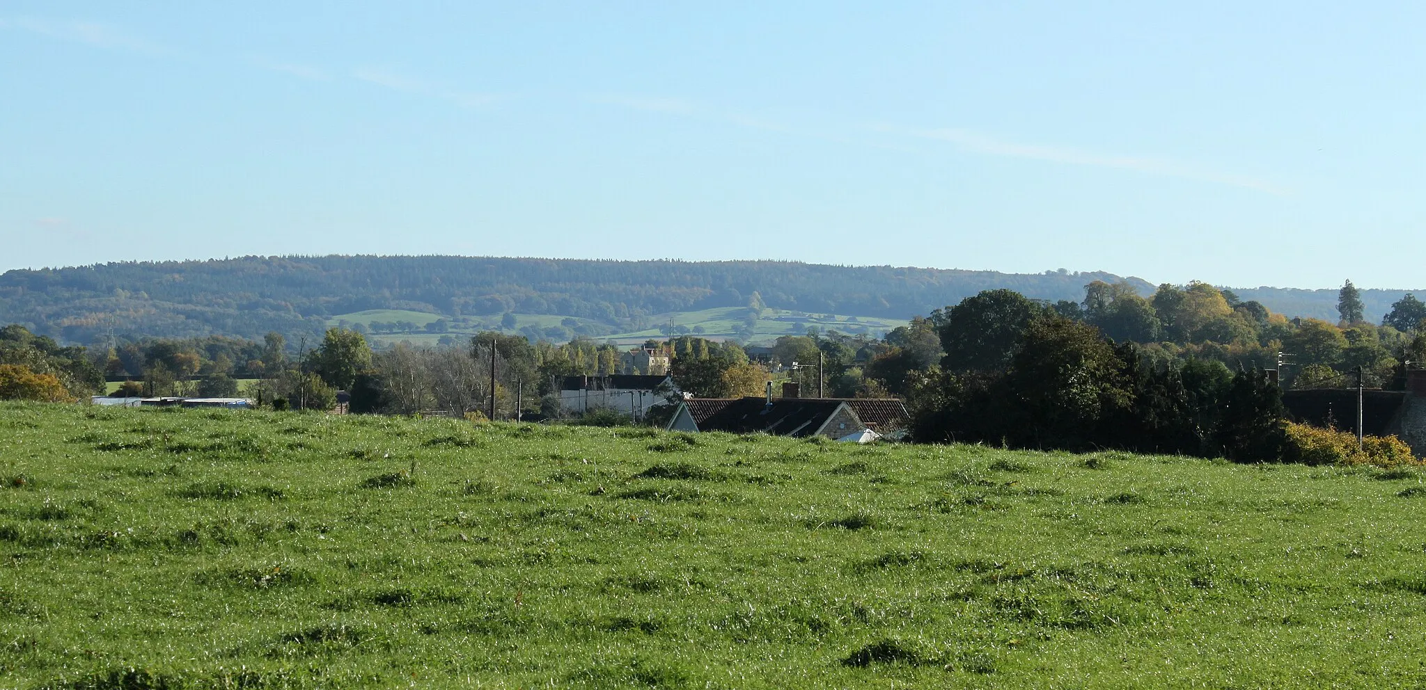 Photo showing: 2010 : Looking over a grassy knoll toward Sunnyside Farm