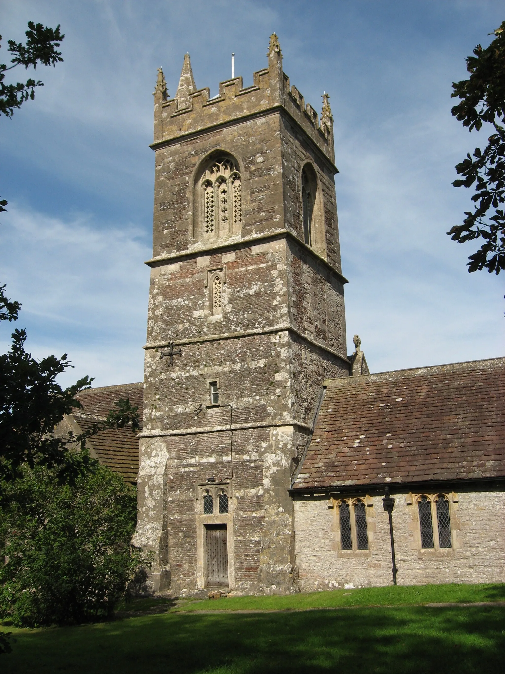 Photo showing: St. Peters Church, Wapley.