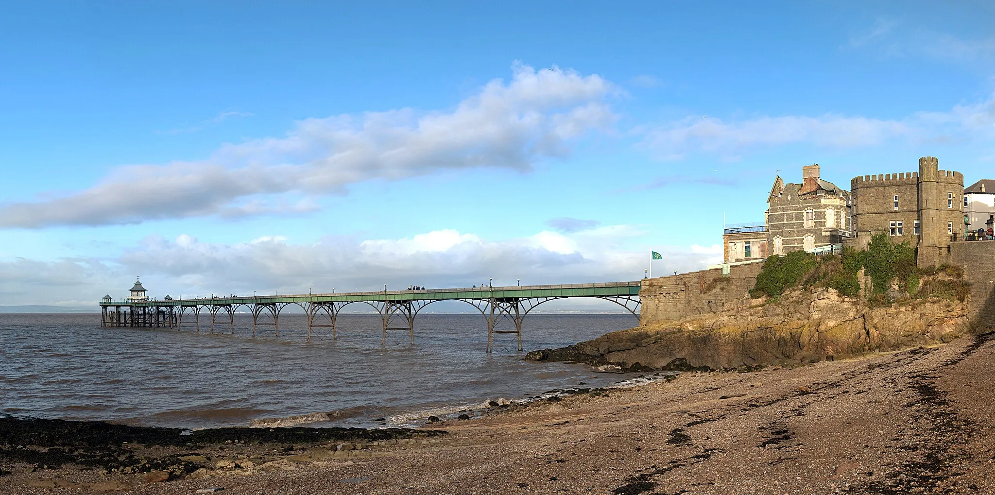 Photo showing: Clevedon Pier