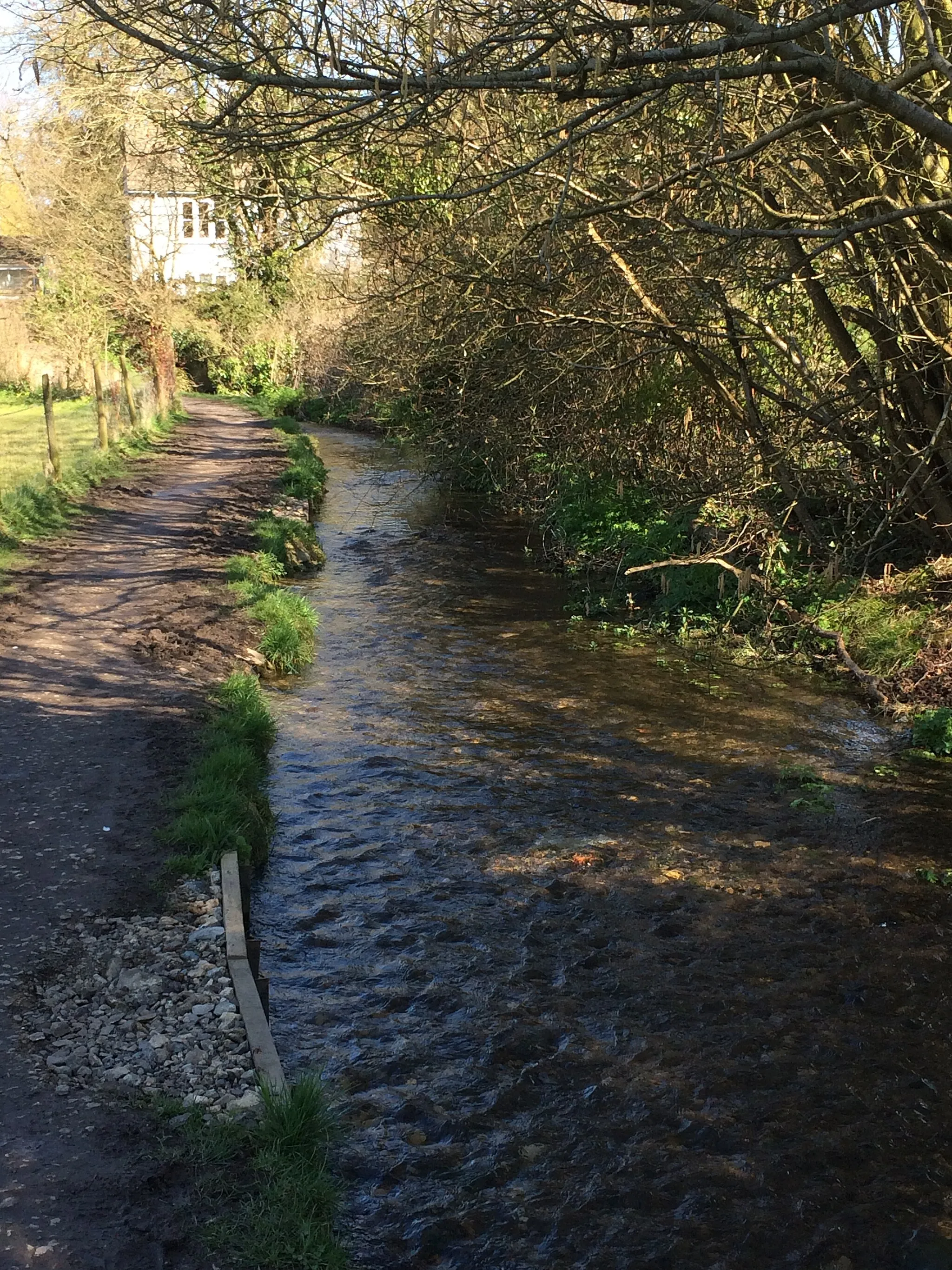 Photo showing: Cotswold Way by Tyley Stream