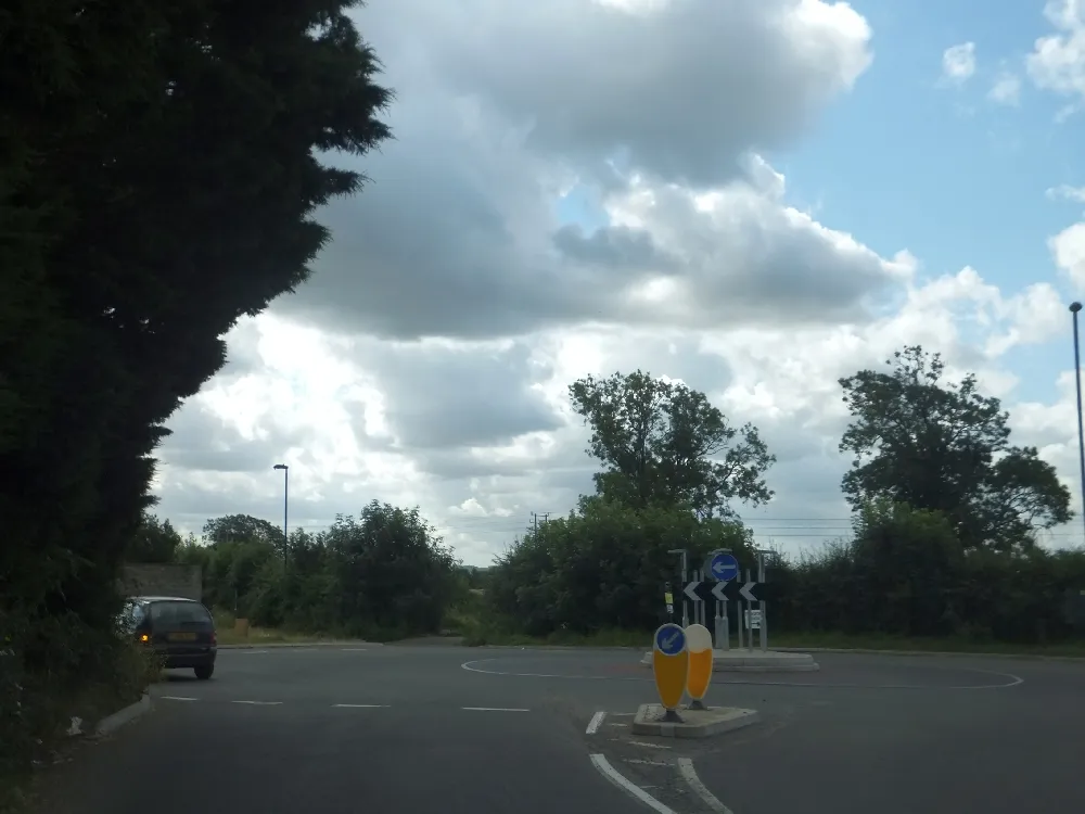 Photo showing: Roundabout at Charfield Hill