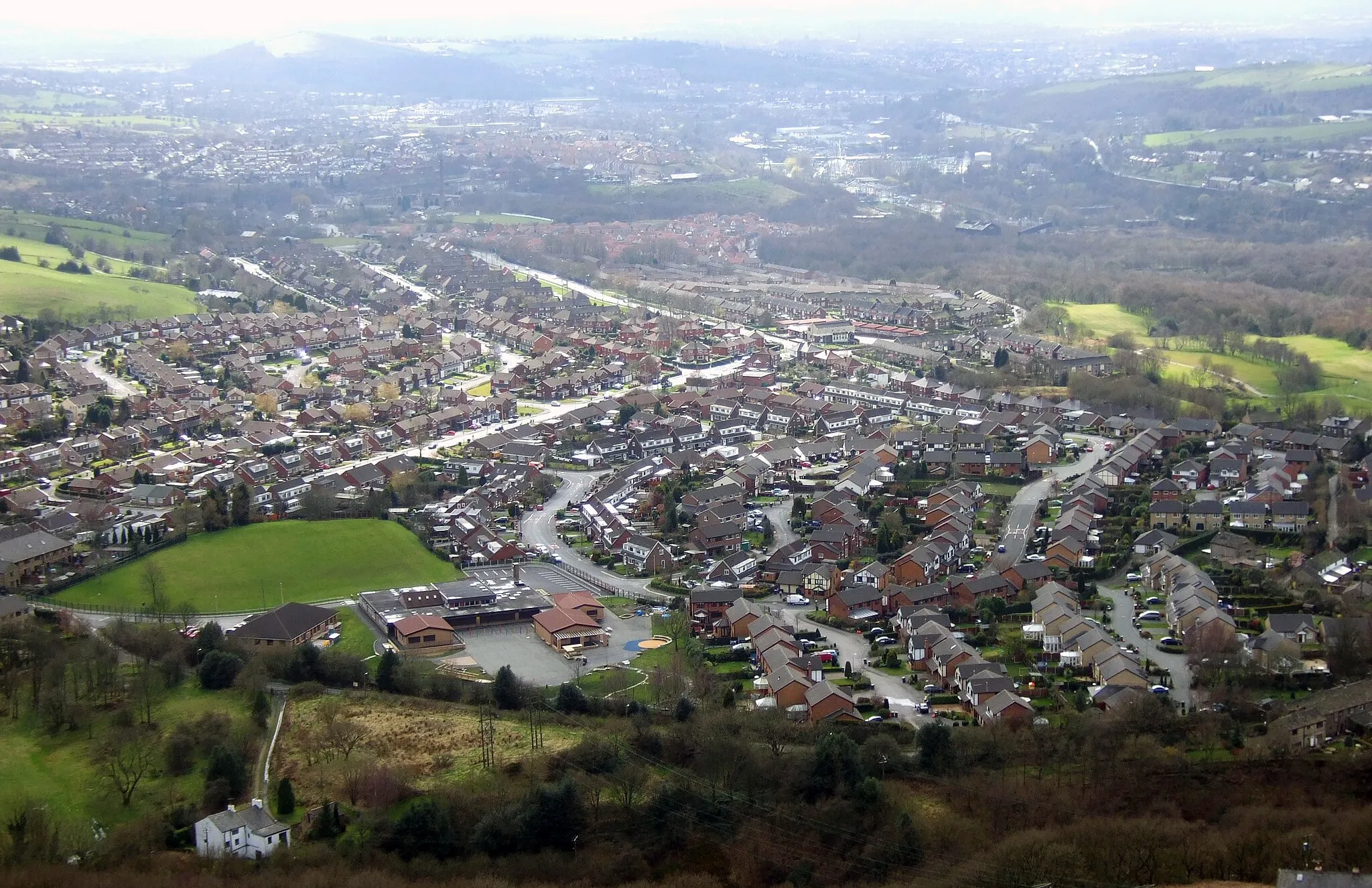 Photo showing: View of en:Carbrook, en:Greater Manchester from en:Buckton Castle