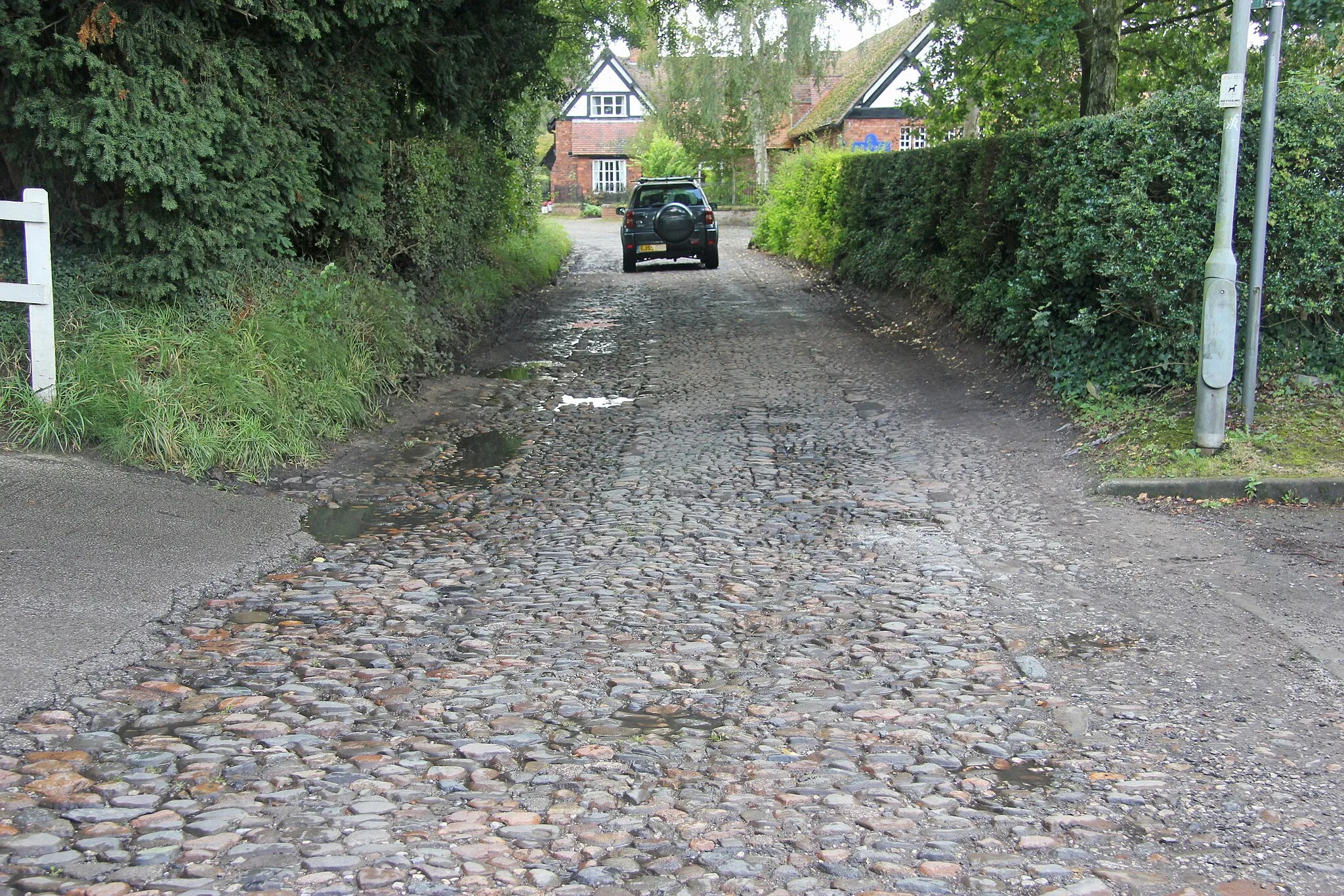 Photo showing: The Cobbles, Lower Peover
