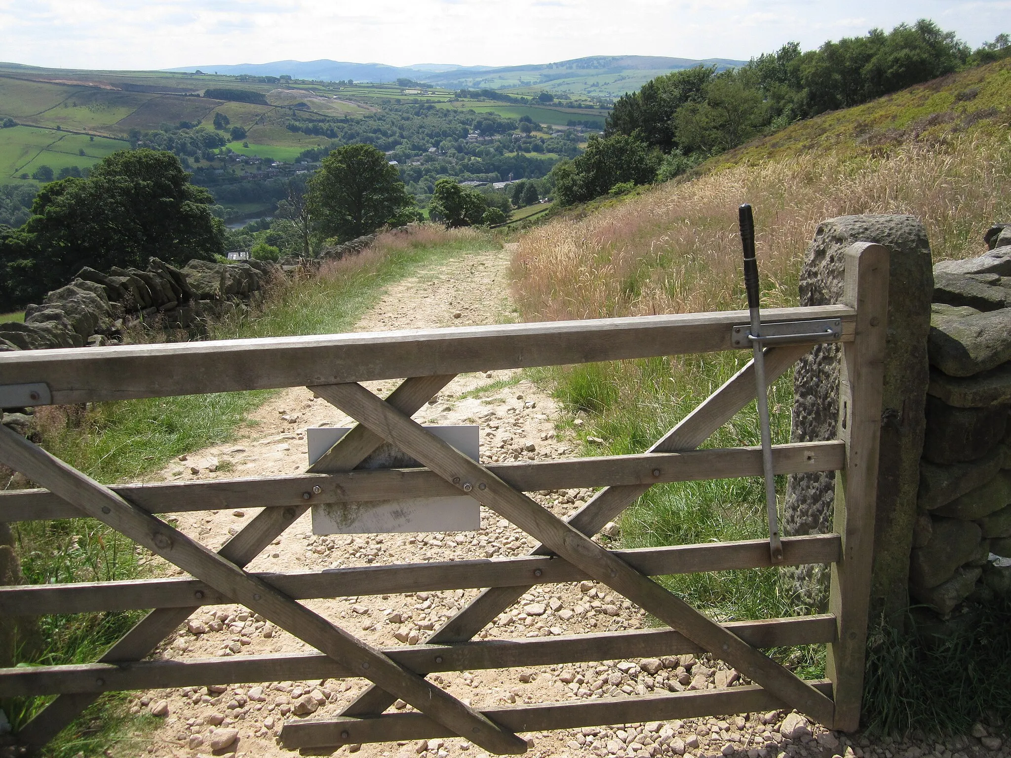 Photo showing: Access gate to NT Lantern Pike