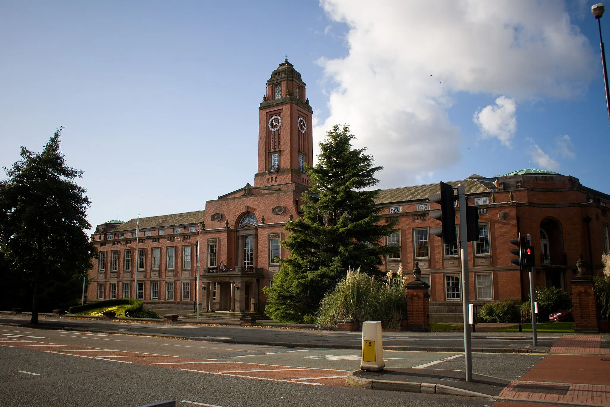 Photo showing: Trafford Town Hall