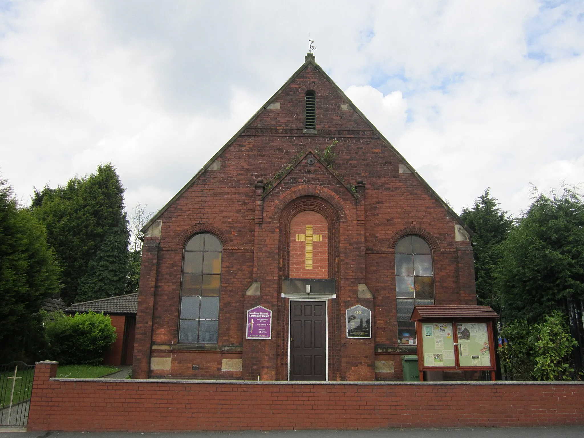 Photo showing: Downall Green & Garswood Community Church, Victoria Road, Downall Green, Merseyside, England.
