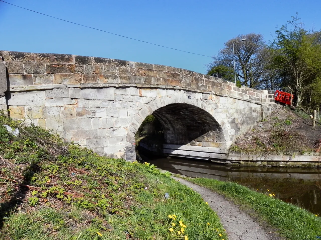 Photo showing: Red Rock Bridge