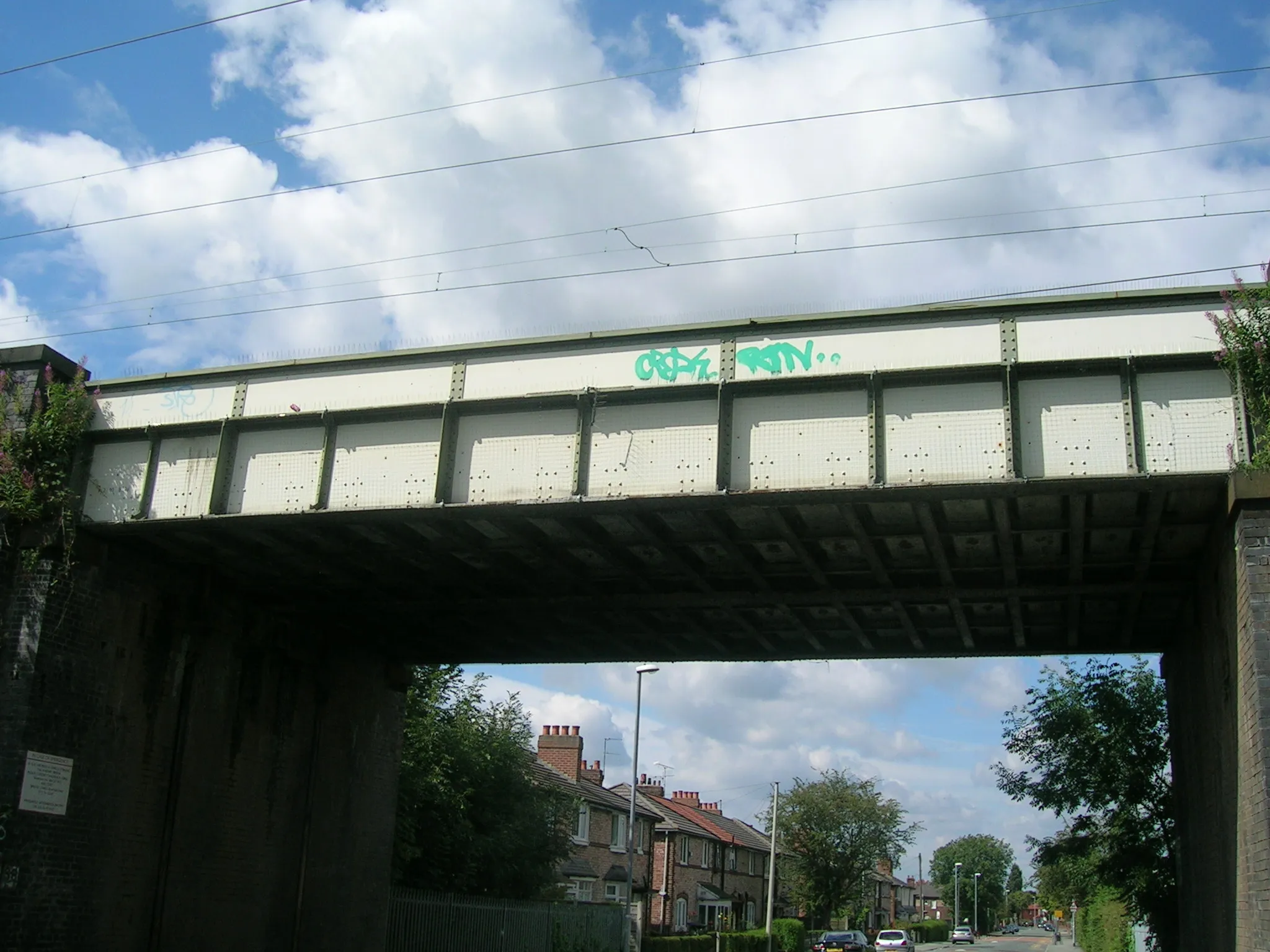 Photo showing: Briarfield Road railway bridge