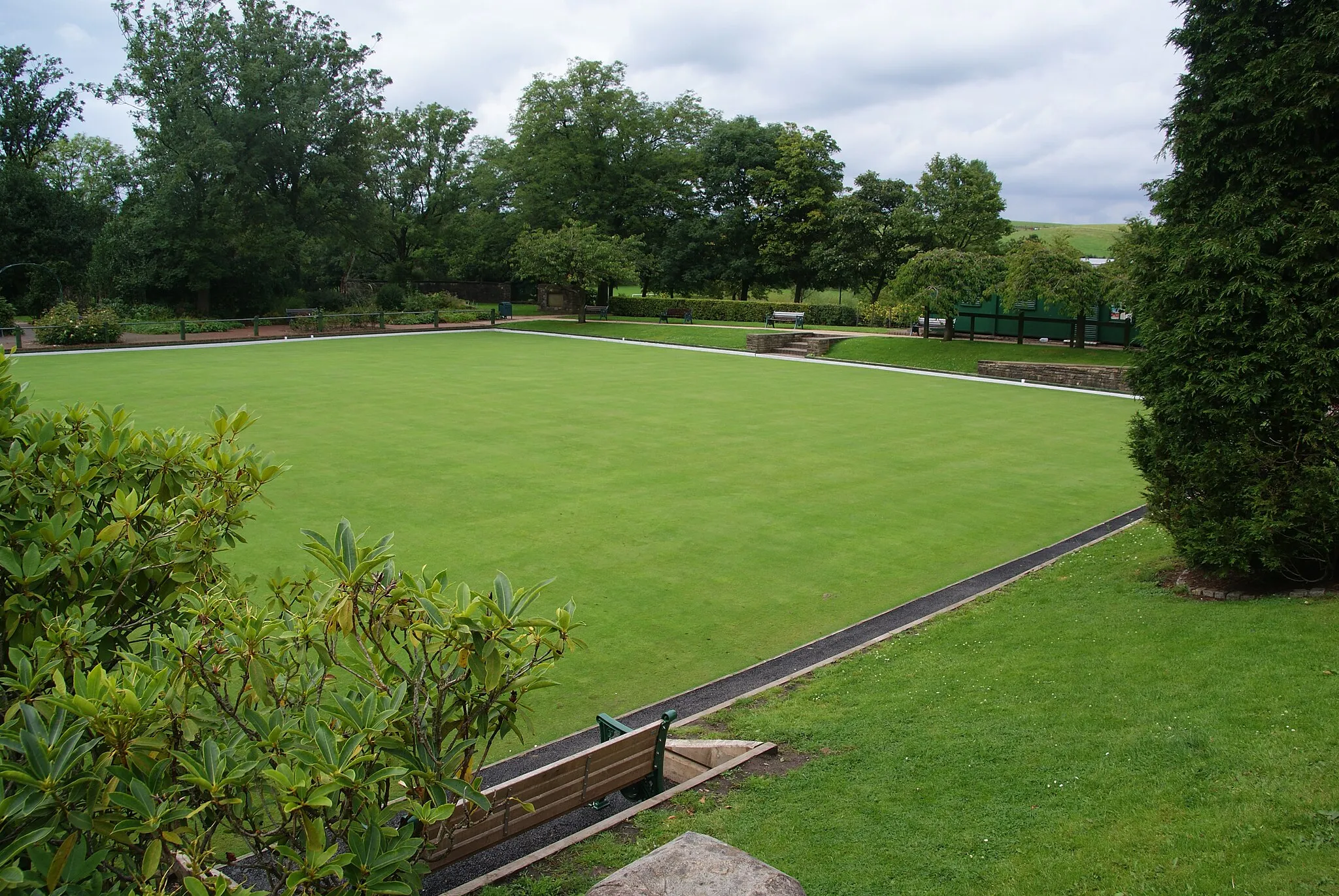 Photo showing: Bowling green at High Crompton Park