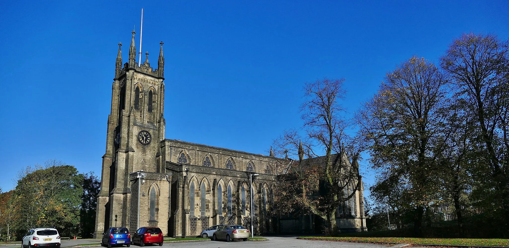 Photo showing: St Pauls - exterior