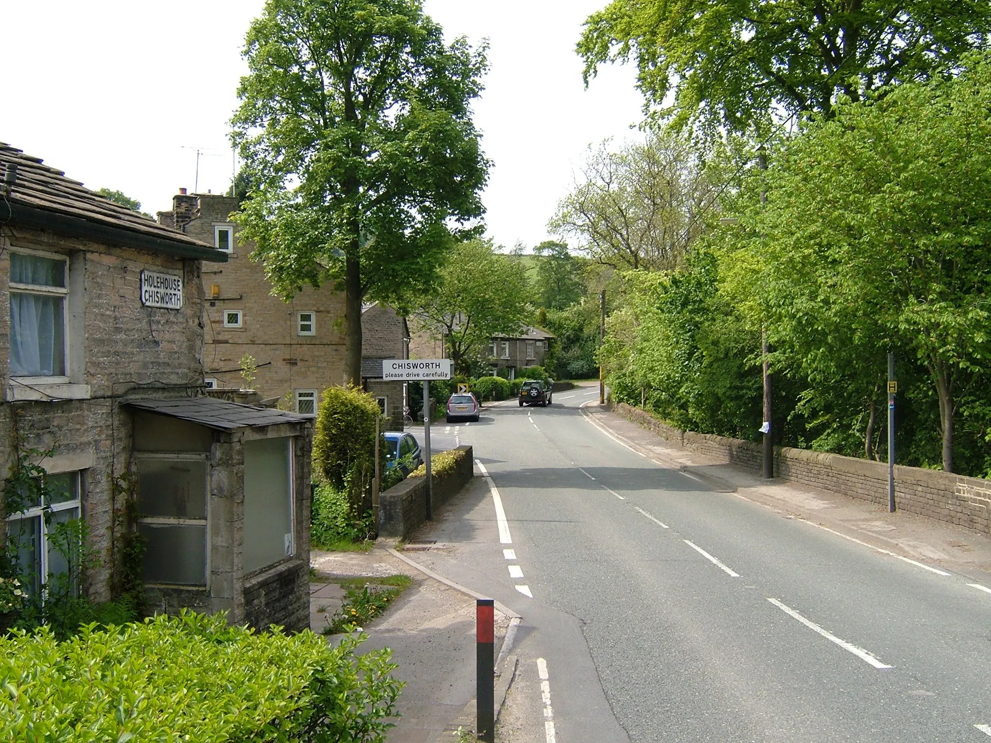 Photo showing: Chisworth is a hamlet near Glossop in Derbyshire. 
Holehouse.

Camera location 53° 25′ 38.64″ N, 2° 00′ 00″ W View this and other nearby images on: OpenStreetMap 53.427400;   -2.000000