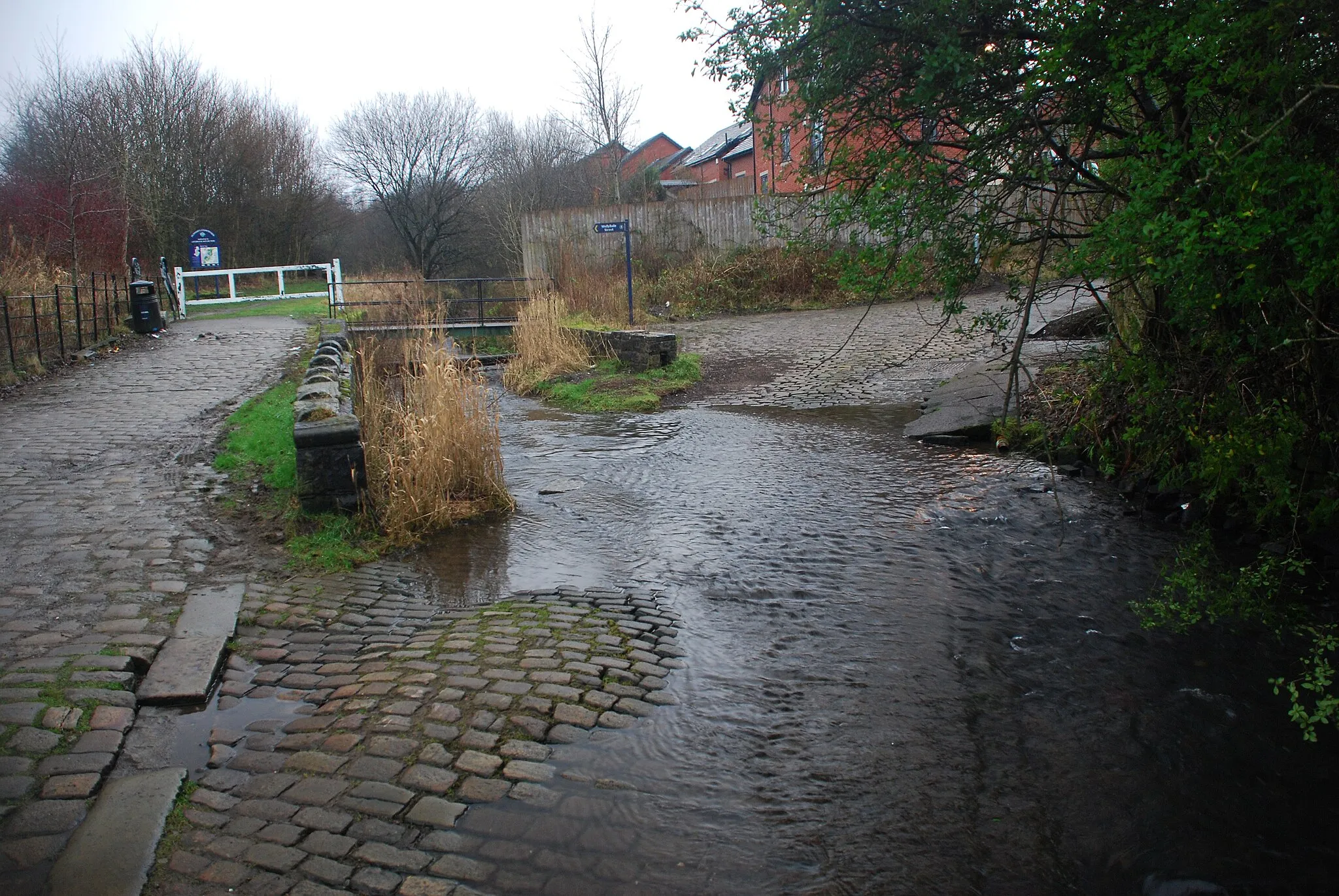 Photo showing: Brook Lane Ford, Lees