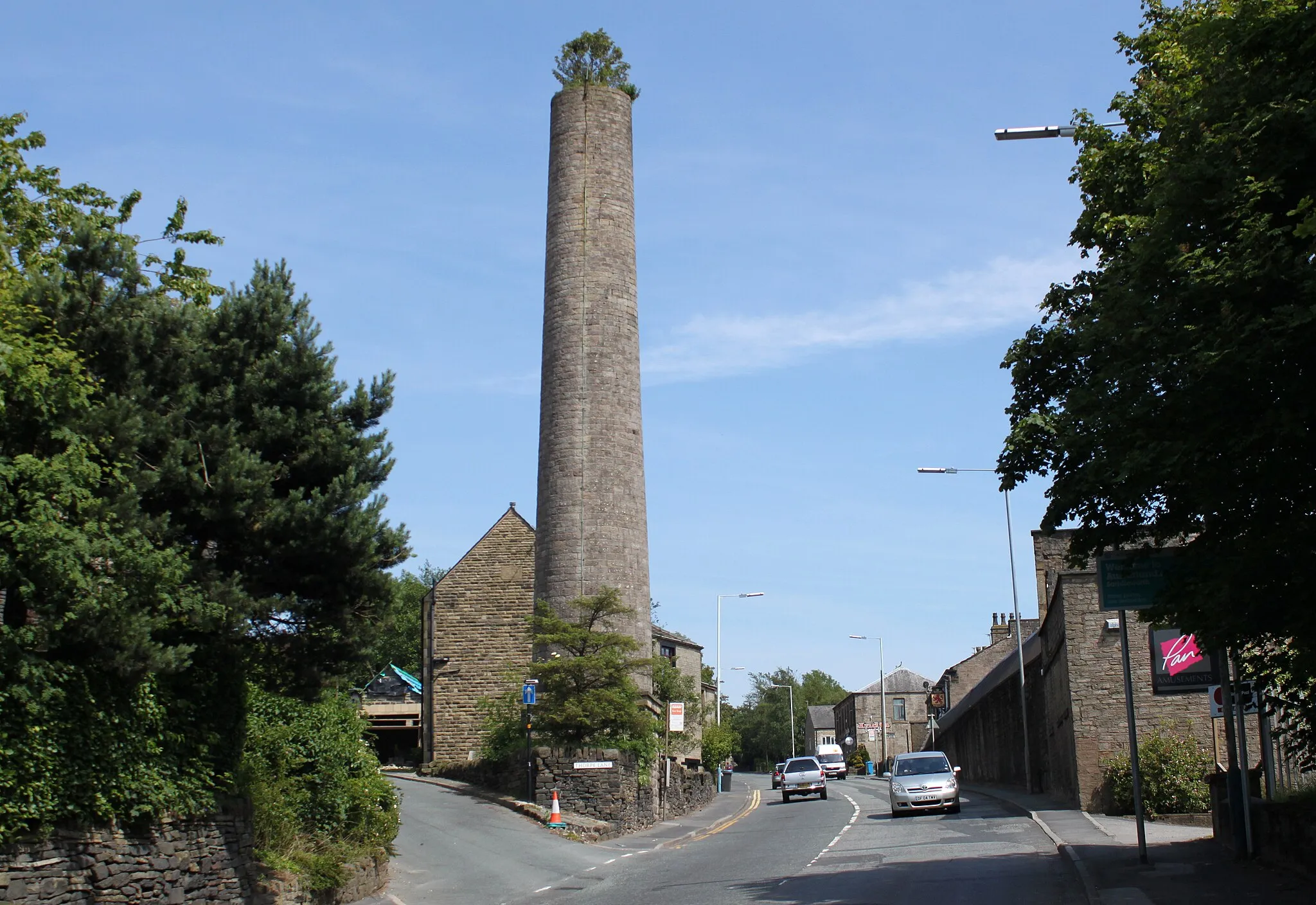 Photo showing: Austerlands chimney