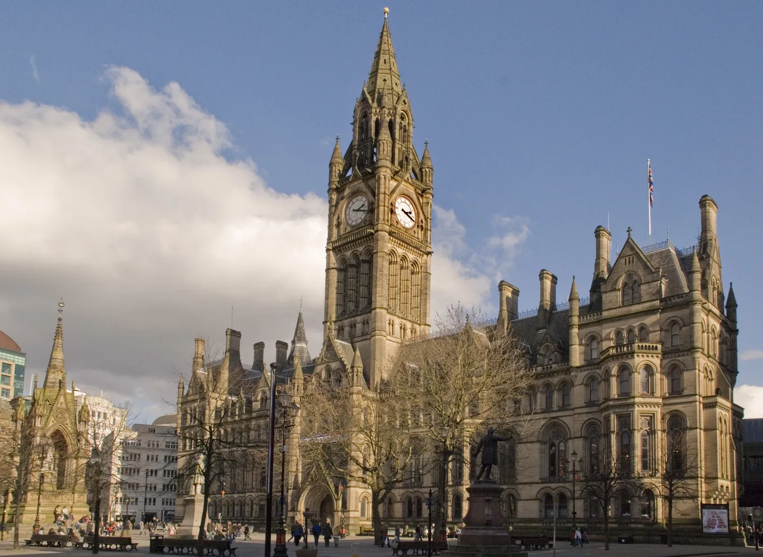 Photo showing: Manchester Town Hall seen from Lloyd Street, Manchester, England, UK.