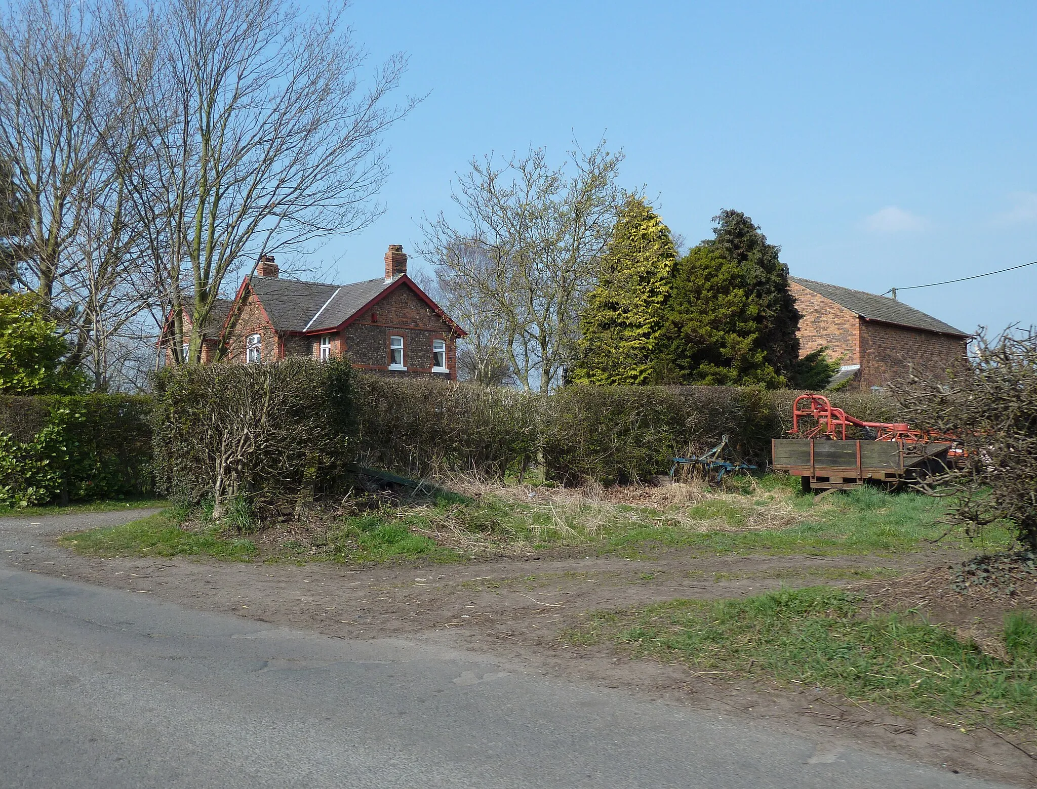 Photo showing: Red House Farm near Sinderland Green