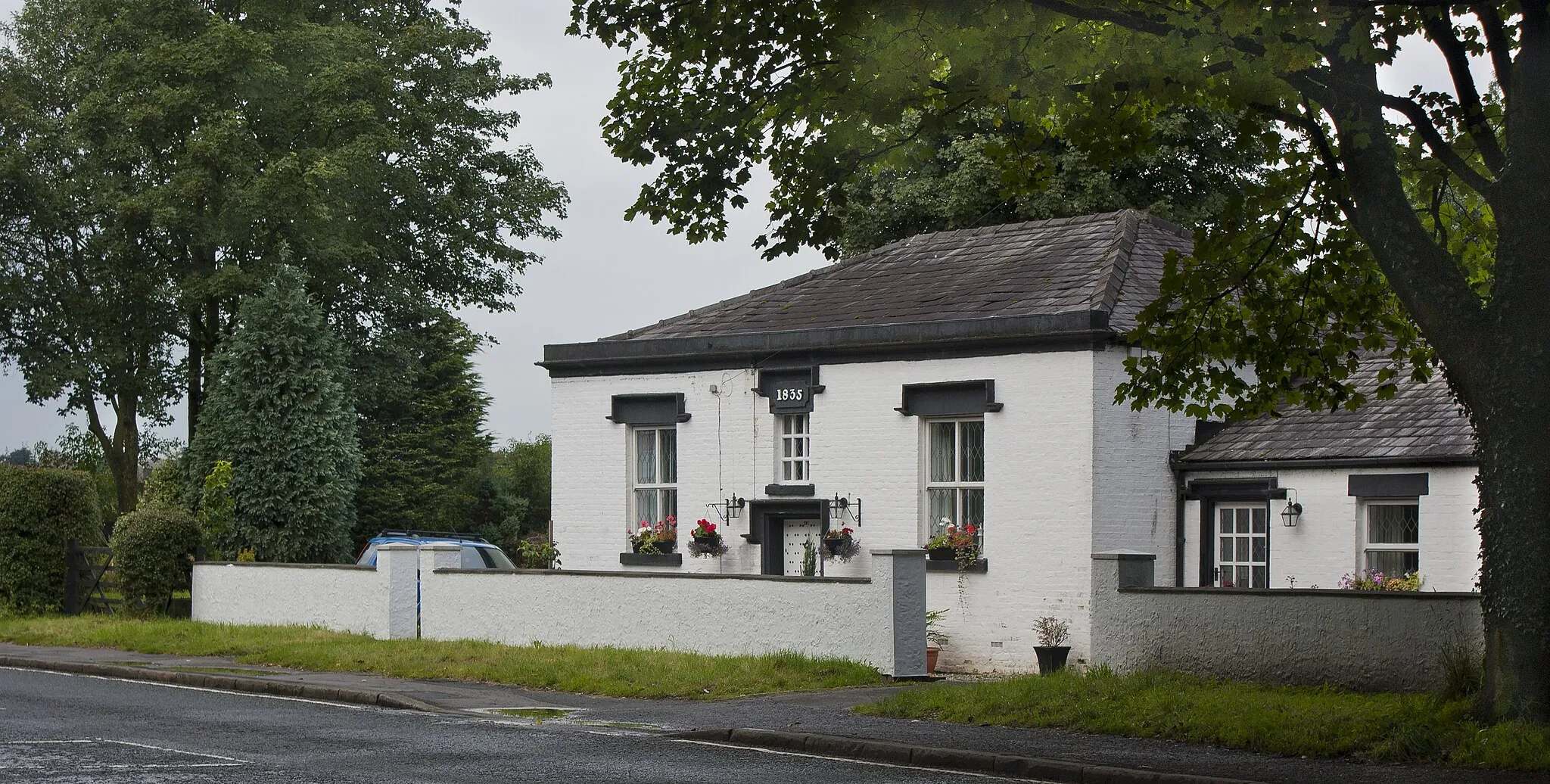 Photo showing: An old(ish) cottage