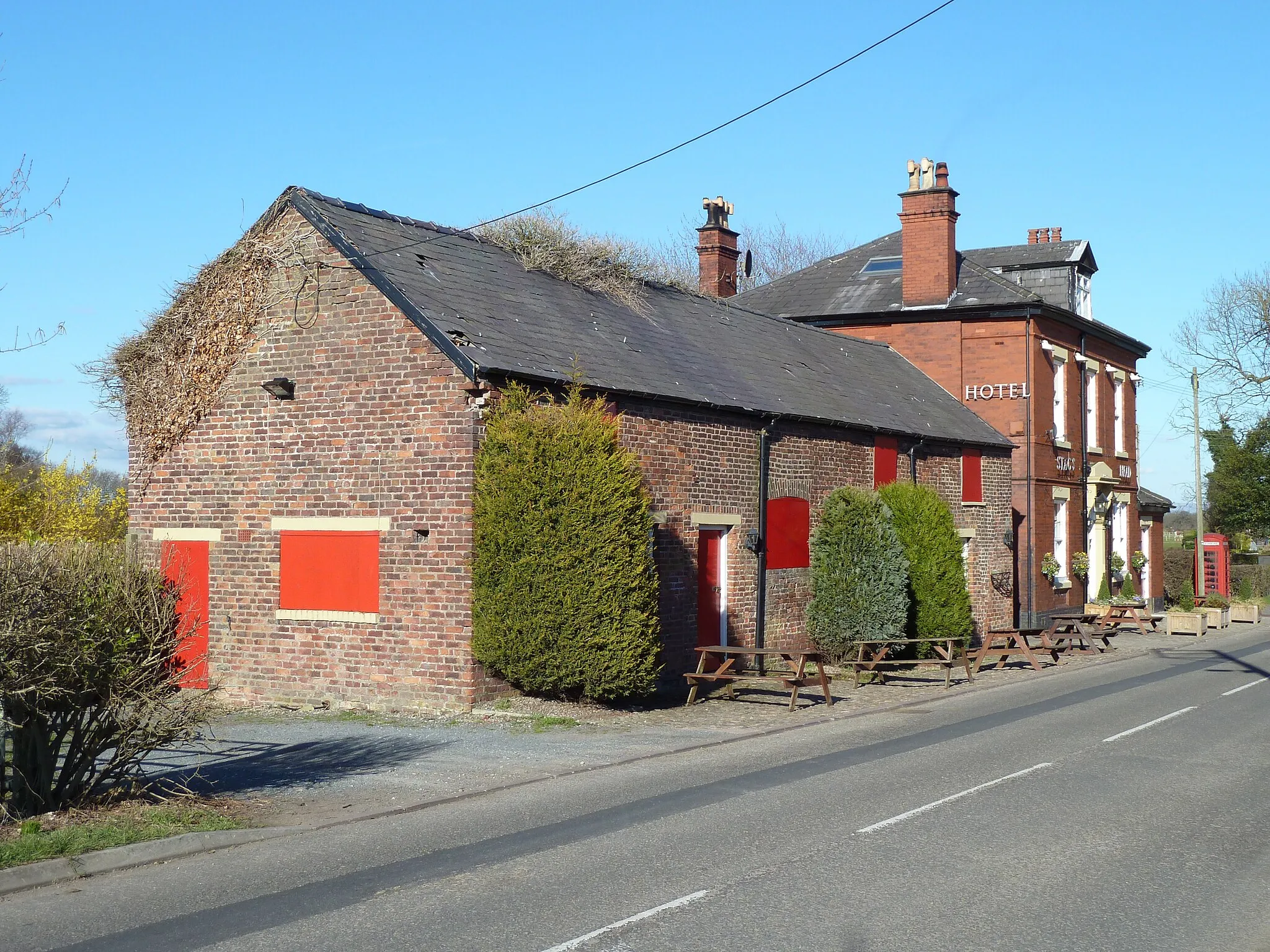 Photo showing: Public House near Great Warford, Cheshire