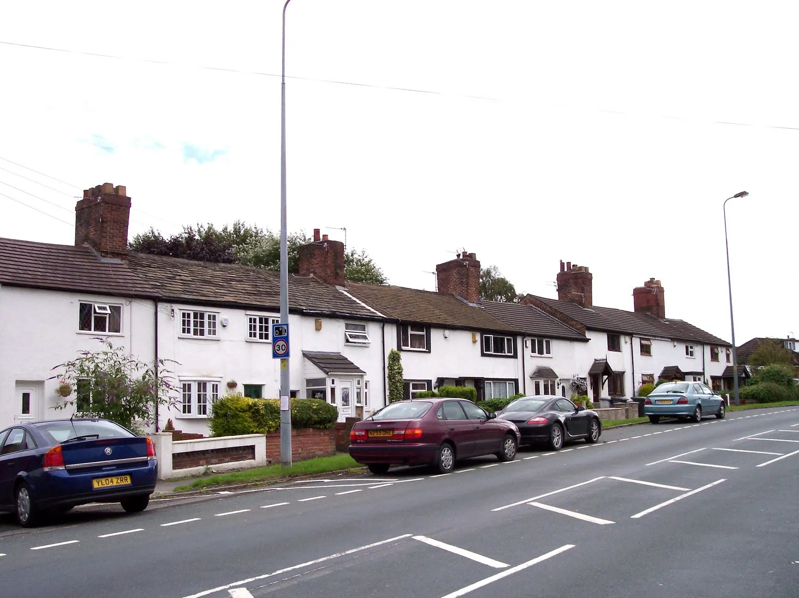 Photo showing: Cottages on Pemberton Road Winstanley