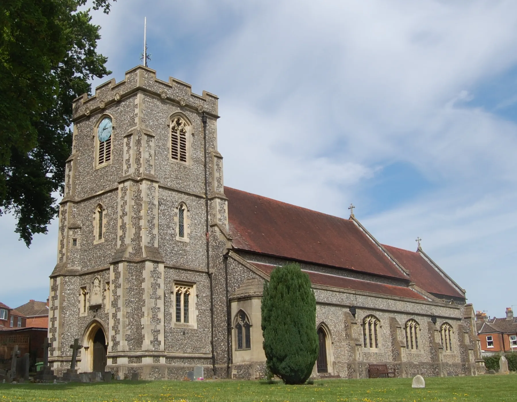 Photo showing: St Mary's Church, Church Road, Bishopstoke, Borough of Eastleigh, Hampshire, England.  The Anglican parish church of Bishopstoke.