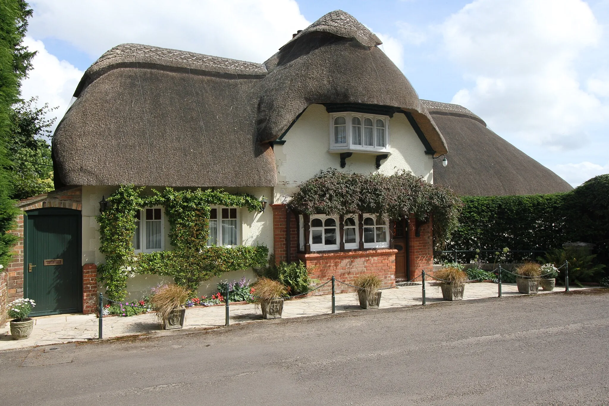 Photo showing: Cottage, New Town