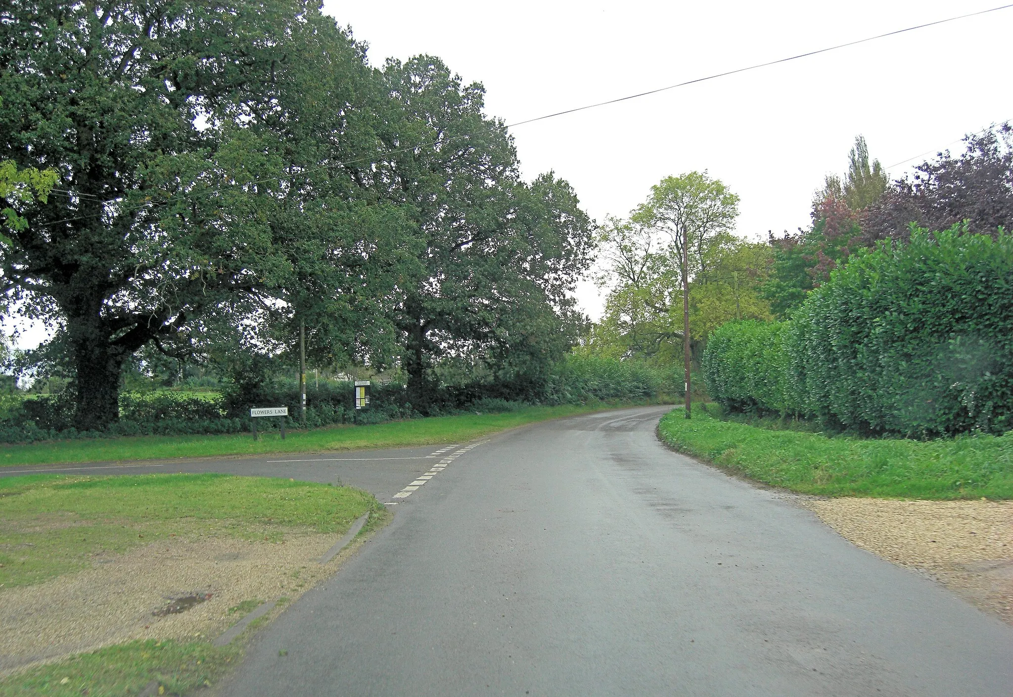 Photo showing: Sherfield English Lane junction with Flowers Lane