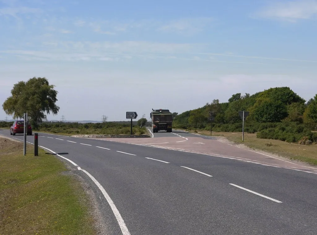 Photo showing: Road junction at Telegraph Hill