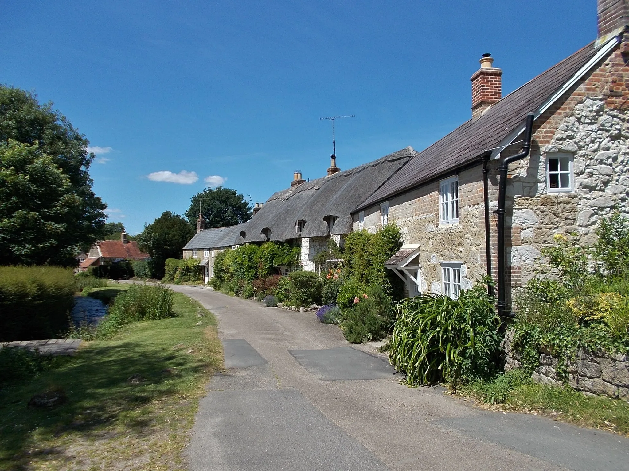 Photo showing: Winkle Street, Calbourne, Isle of Wight, UK