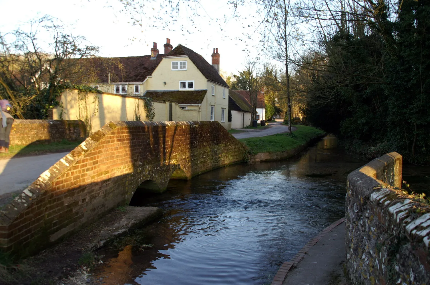 Photo showing: The River Meon in Warnford, Hampshire