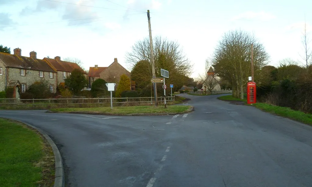 Photo showing: Arriving at Earnley from the west