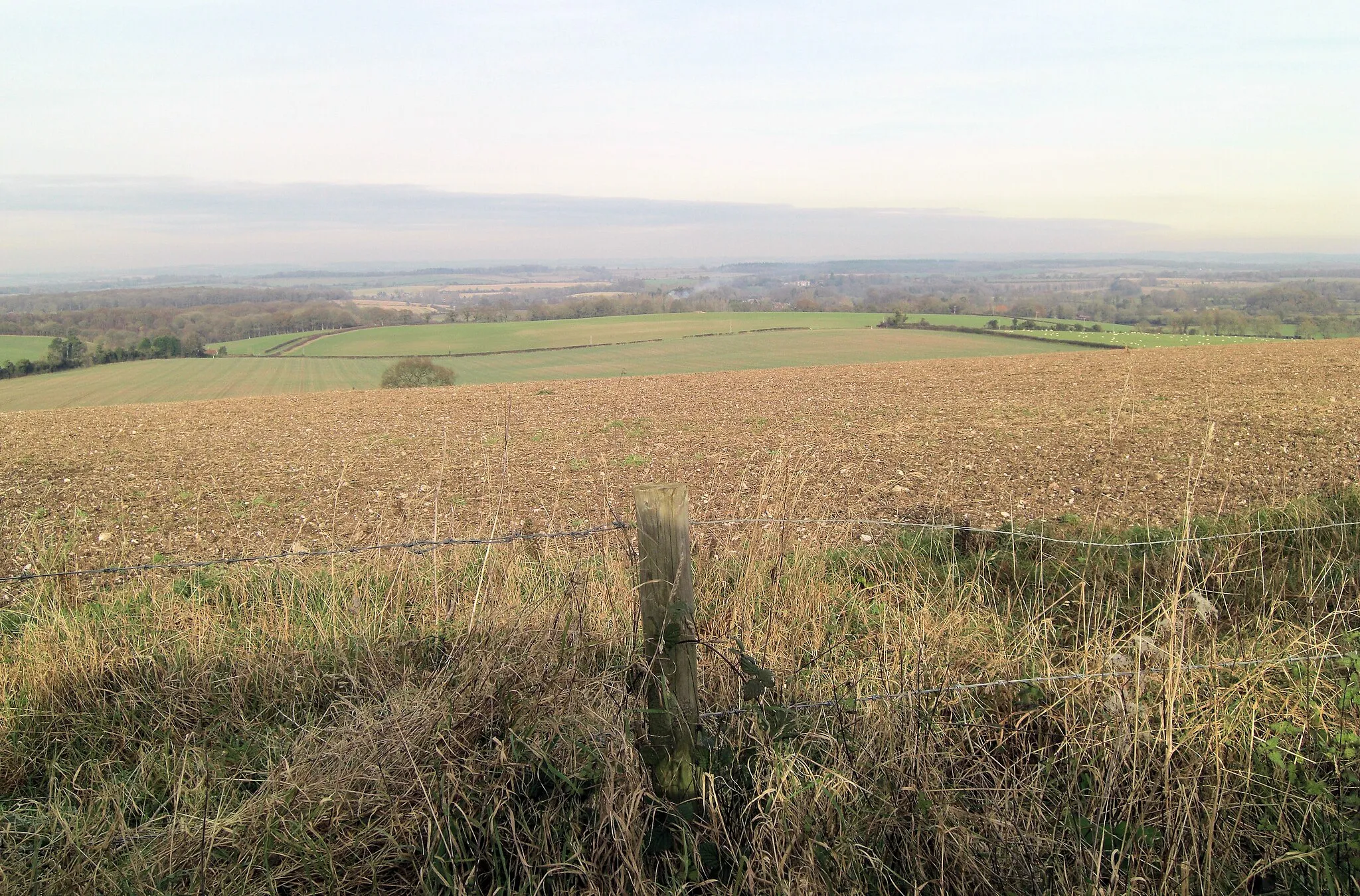 Photo showing: Arable land east of Kilmeston Down